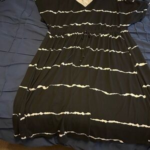 BloomChic Black and White Midi Dress